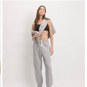 Everlane | The Perform Bra®